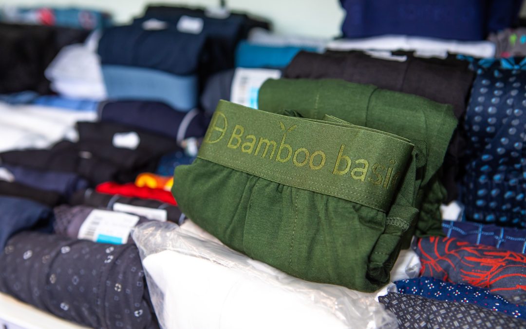 Nadčasovosť v šatníku: Prečo sa oplatí investovať do kvalitných materiálov?